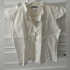 Little girls white top ( will iron if sold)